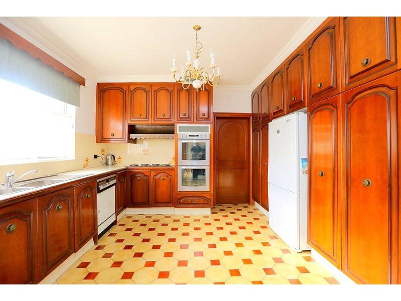 15 Saric Avenue, Georges Hall NSW 2198