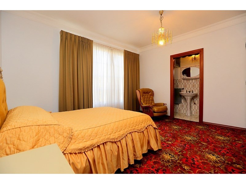 15 Saric Avenue, Georges Hall NSW 2198