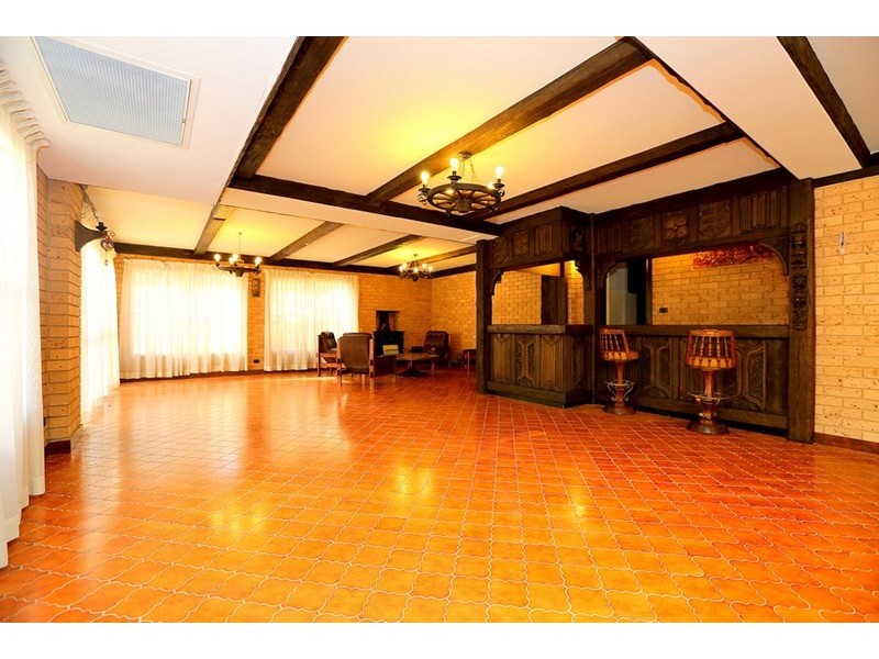 15 Saric Avenue, Georges Hall NSW 2198