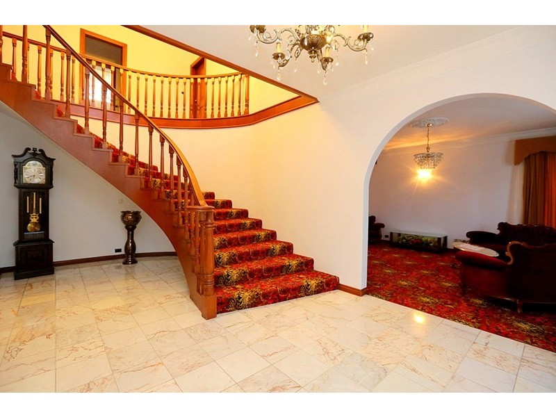 15 Saric Avenue, Georges Hall NSW 2198