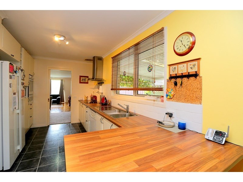 53 Oak Drive, Georges Hall NSW 2198