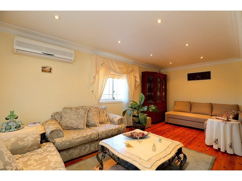 51 Denman Road, Georges Hall NSW 2198