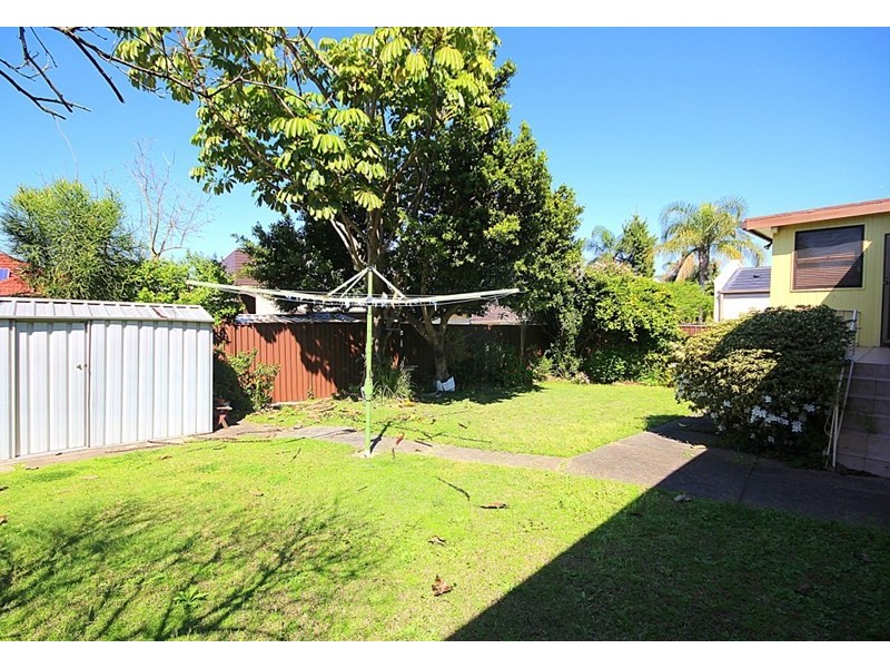 13 Josephine Crescent, Georges Hall NSW 2198