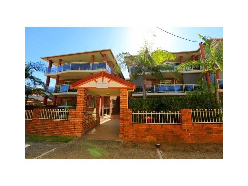 13/8-12 Bungalow Crescent, Bankstown NSW 2200