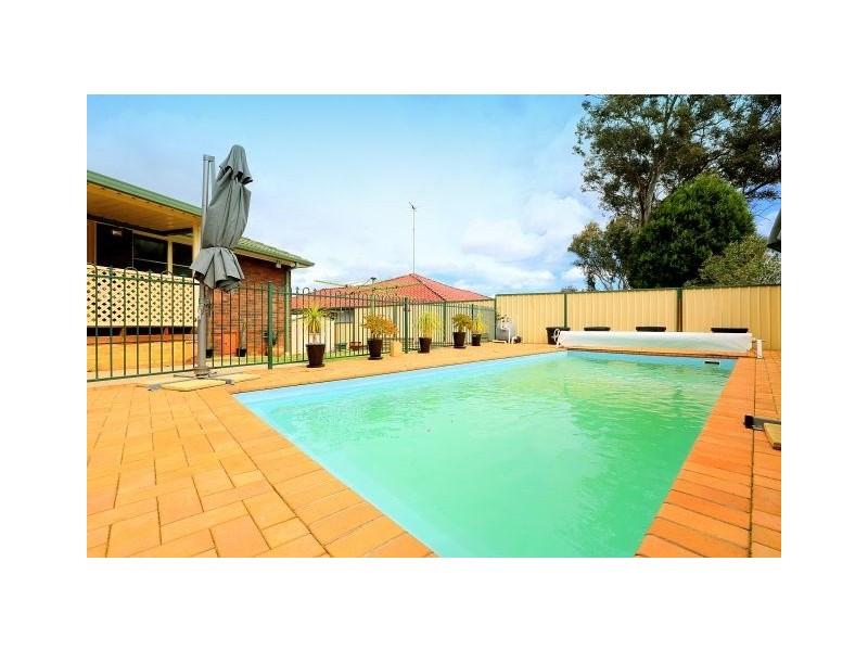 54 Wendy Avenue, Georges Hall NSW 2198