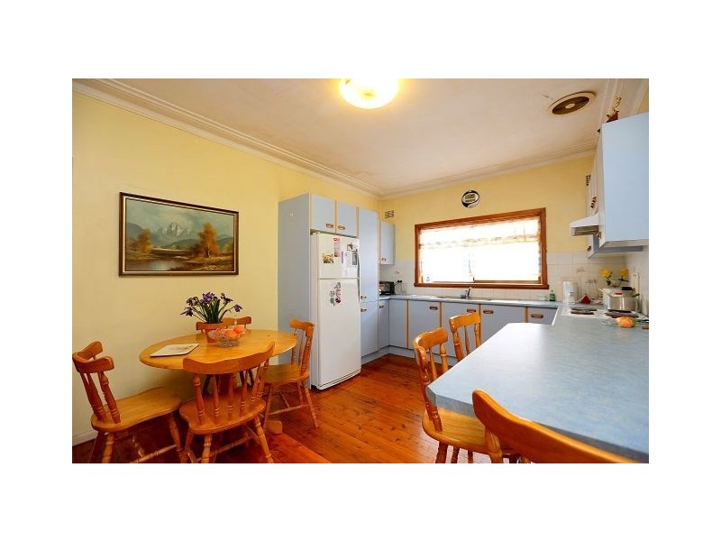 9 Meakin Crescent, Chester Hill NSW 2162