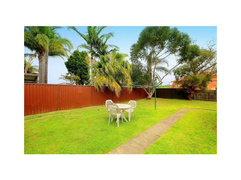 9 Meakin Crescent, Chester Hill NSW 2162