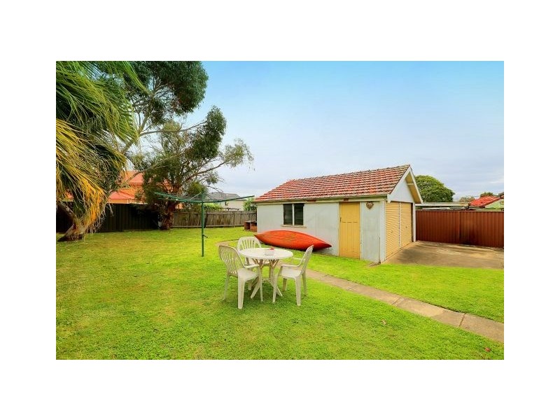 9 Meakin Crescent, Chester Hill NSW 2162