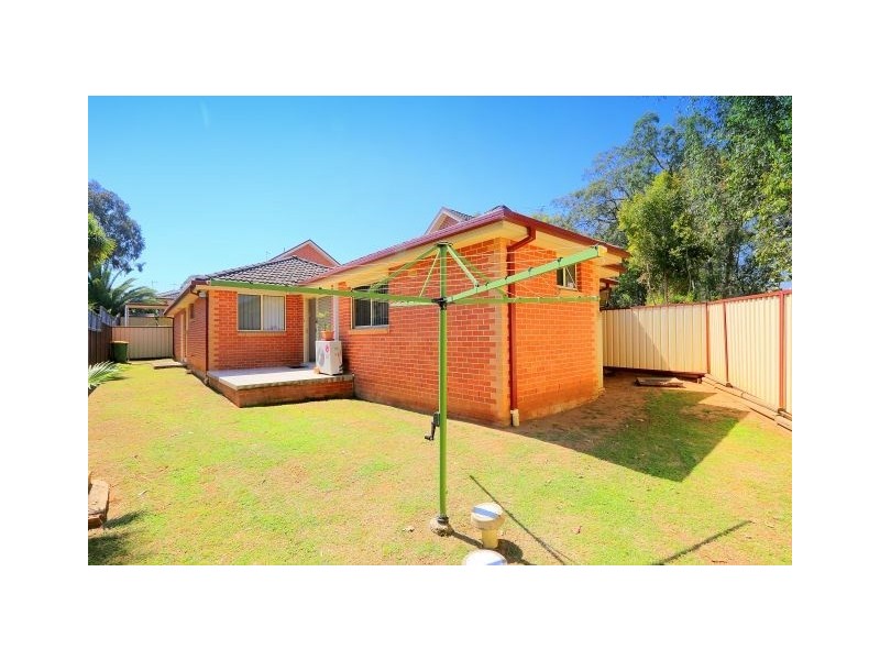 8/125 Rex Road, Georges Hall NSW 2198