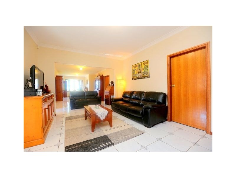 186 Wangee Road, Greenacre NSW 2190