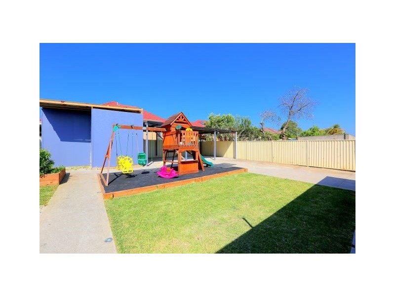 9 Erica Crescent, Georges Hall NSW 2198