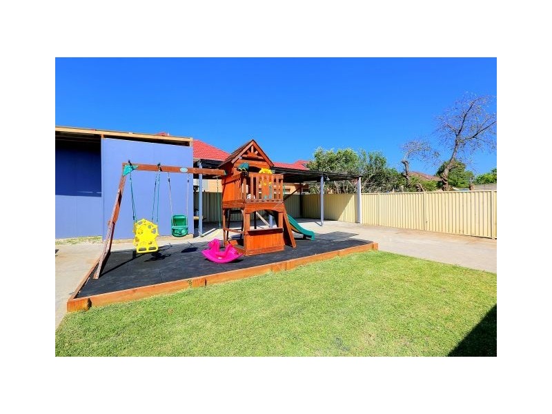 9 Erica Crescent, Georges Hall NSW 2198