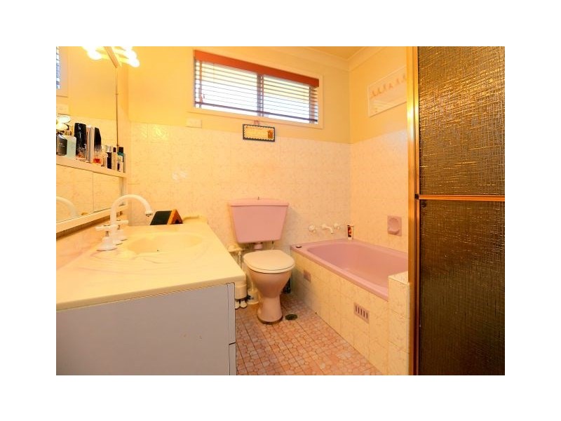 65 Wendy Avenue, Georges Hall NSW 2198