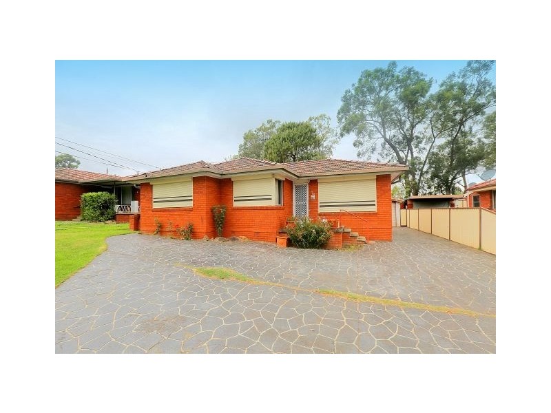 50 Jacaranda Drive, Georges Hall NSW 2198