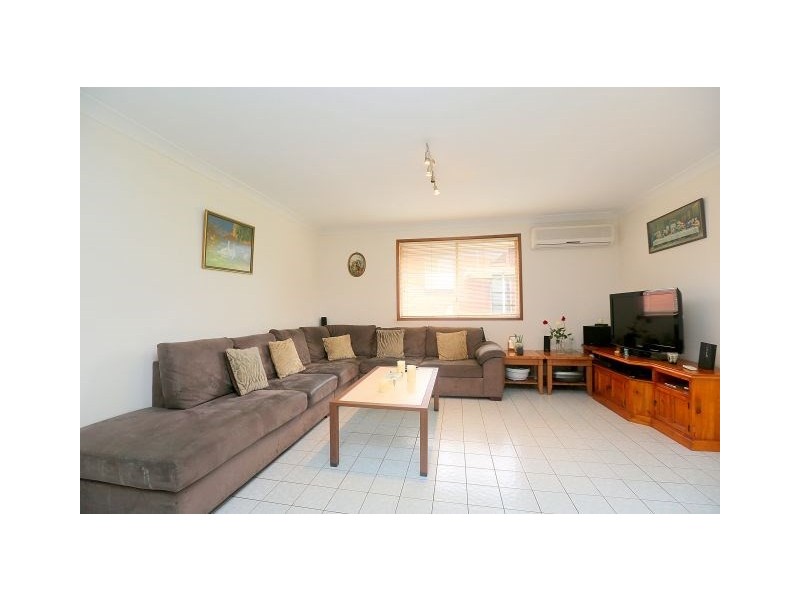 50 Jacaranda Drive, Georges Hall NSW 2198