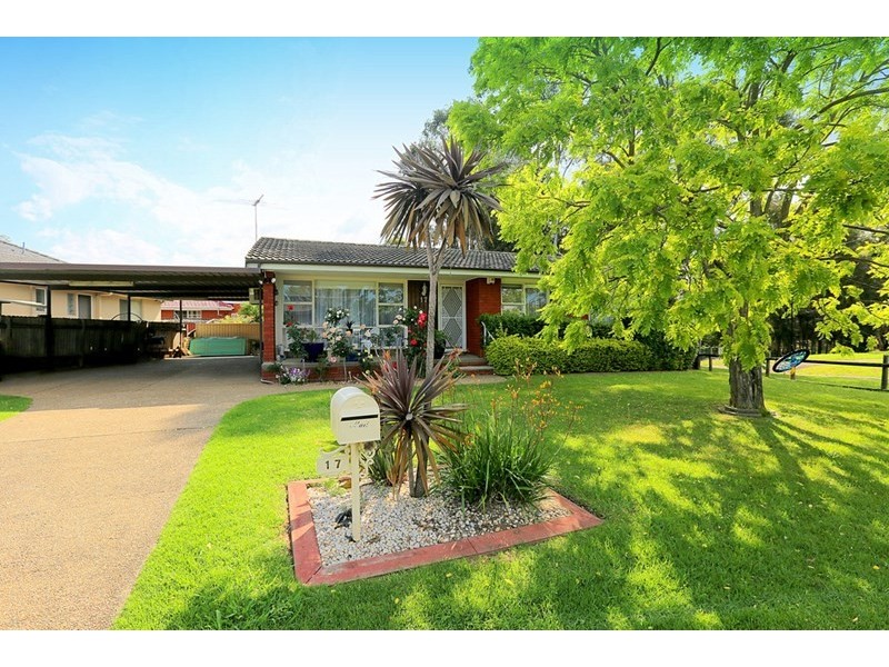 17 Amaroo Avenue, Georges Hall NSW 2198