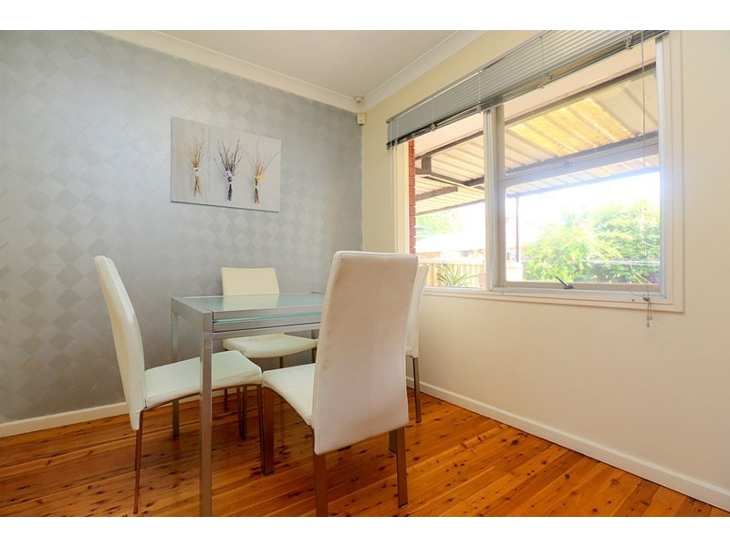 17 Amaroo Avenue, Georges Hall NSW 2198