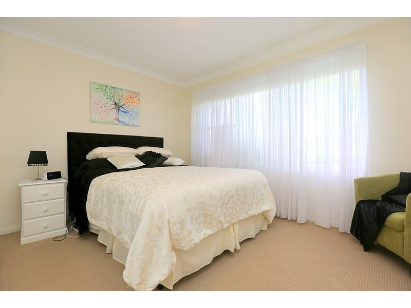 17 Amaroo Avenue, Georges Hall NSW 2198