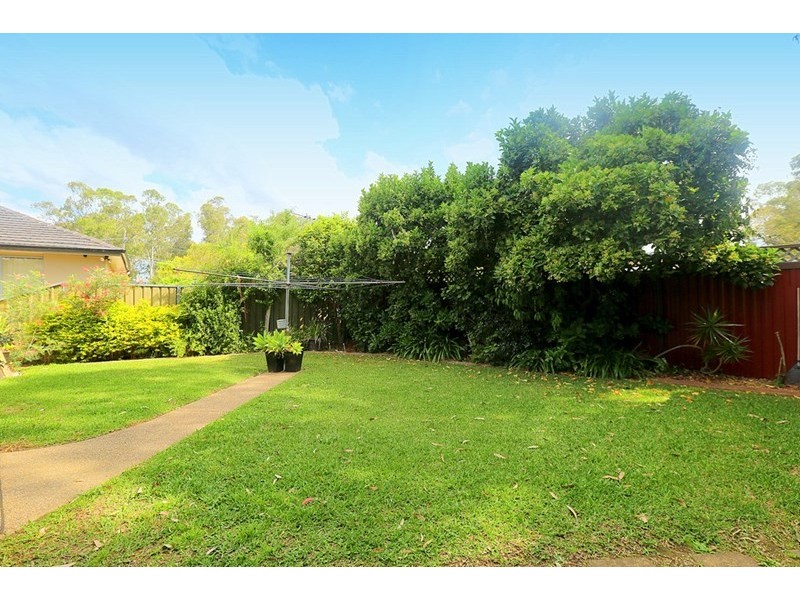 17 Amaroo Avenue, Georges Hall NSW 2198