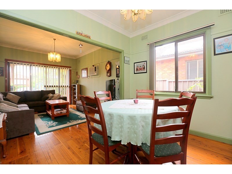 6 Vista Crescent, Chester Hill NSW 2162