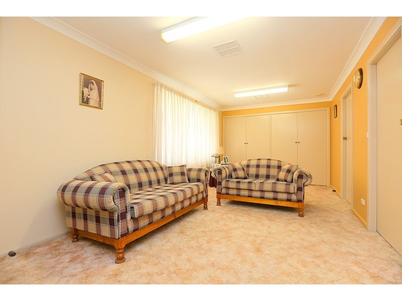 7 Pennington Avenue, Georges Hall NSW 2198