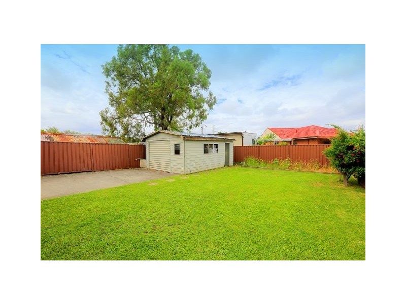 213 Noble Avenue, Greenacre NSW 2190