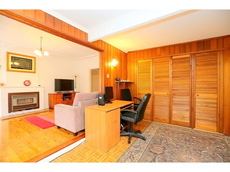 215 Henry Lawson Drive, Georges Hall NSW 2198