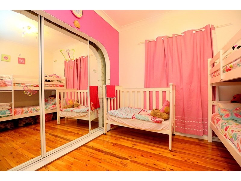 215 Henry Lawson Drive, Georges Hall NSW 2198