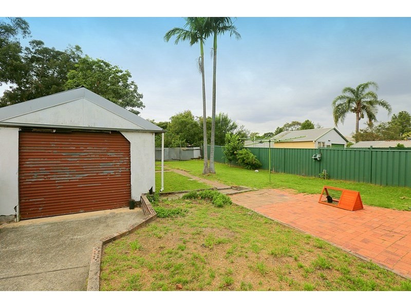 215 Henry Lawson Drive, Georges Hall NSW 2198
