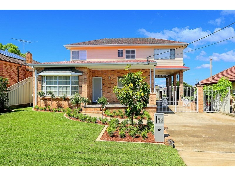 13 Yanderra Street, Condell Park NSW 2200