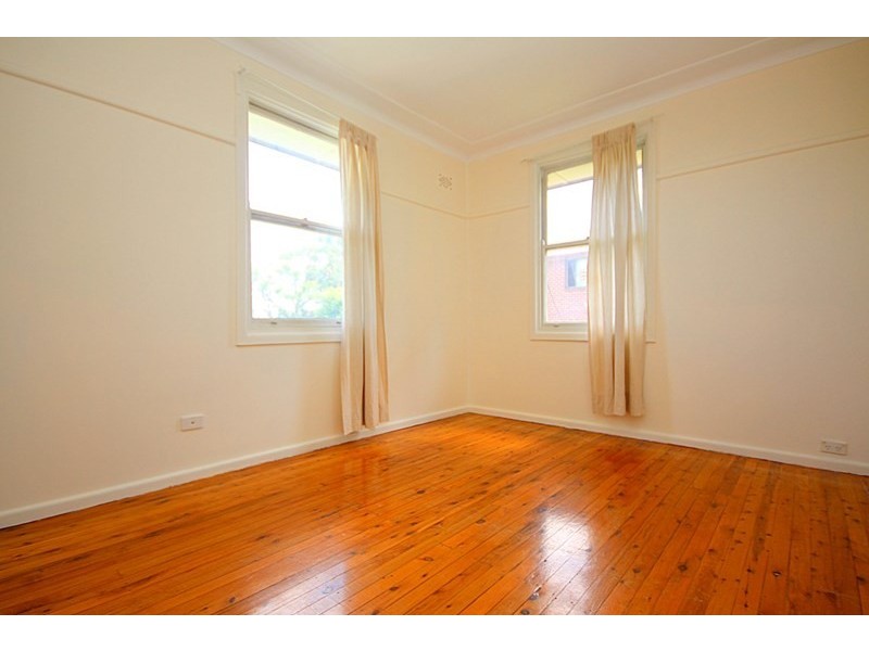 10 Frank Street, Mount Lewis NSW 2190