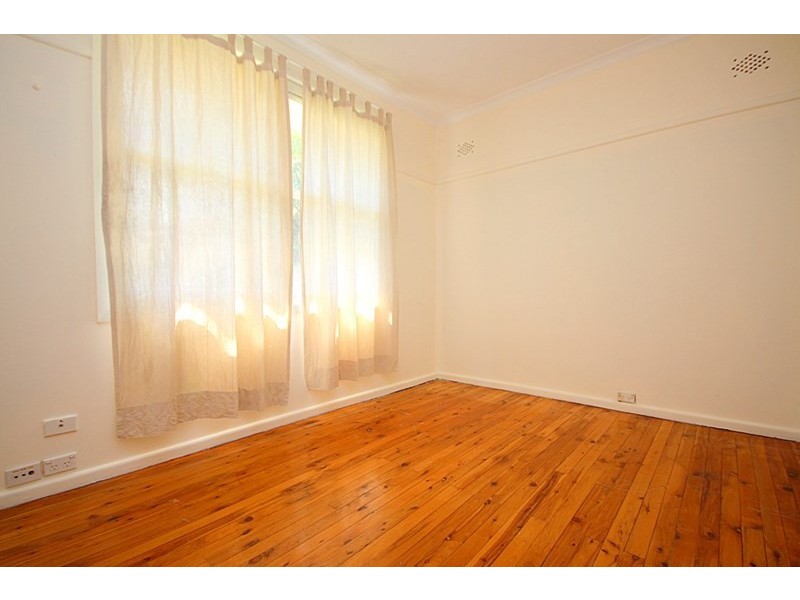 10 Frank Street, Mount Lewis NSW 2190