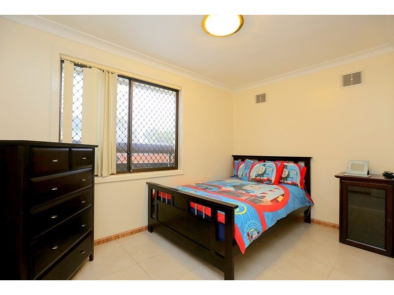 6 Carroll Street, Warwick Farm NSW 2170