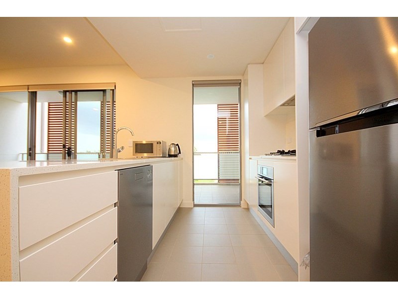 C303/2 Rowe Drive, Potts Hill NSW 2143