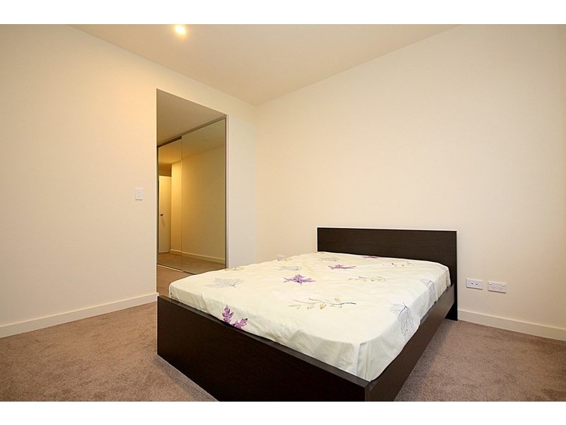 C303/2 Rowe Drive, Potts Hill NSW 2143