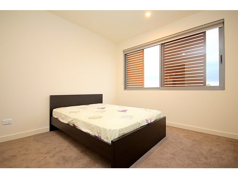 C303/2 Rowe Drive, Potts Hill NSW 2143