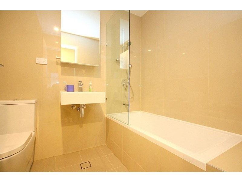 C303/2 Rowe Drive, Potts Hill NSW 2143