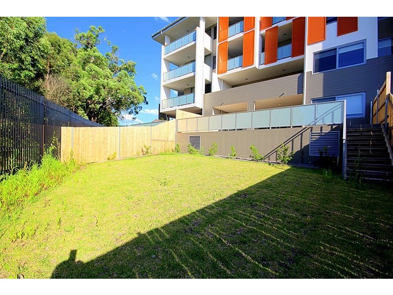 A103/2 Rowe Drive, Potts Hill NSW 2143