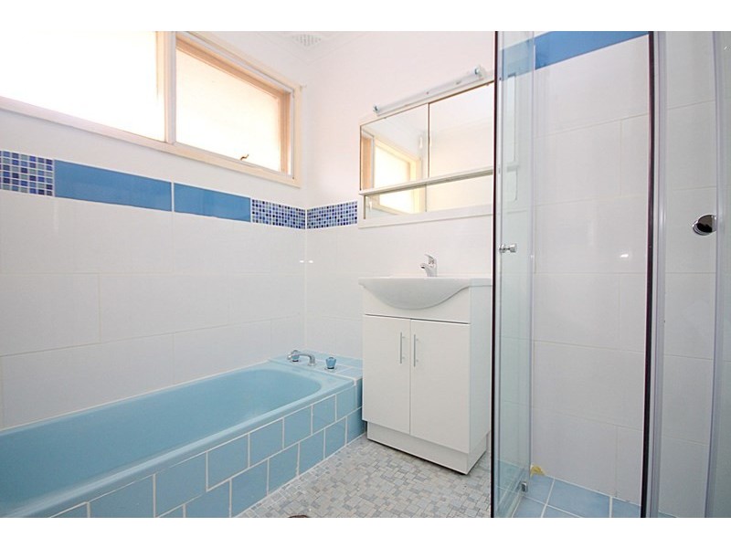 6 Universal Avenue, Georges Hall NSW 2198