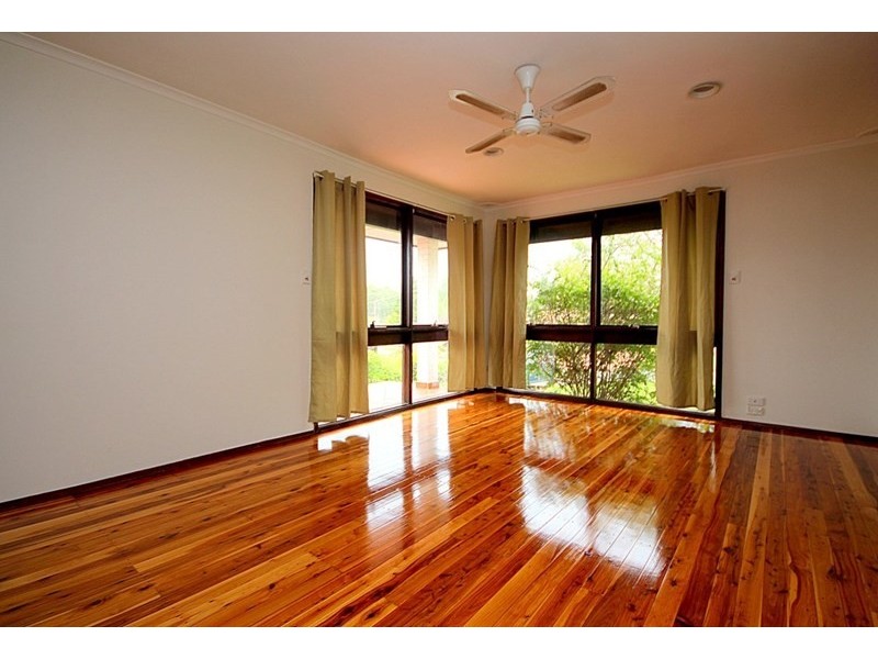 6 Universal Avenue, Georges Hall NSW 2198