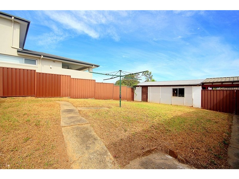 6 Universal Avenue, Georges Hall NSW 2198