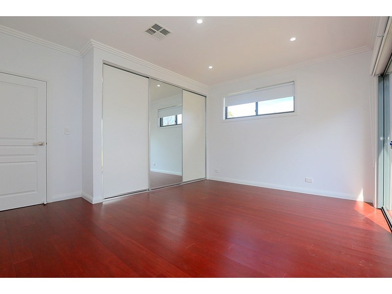 25 Donington Avenue, Georges Hall NSW 2198