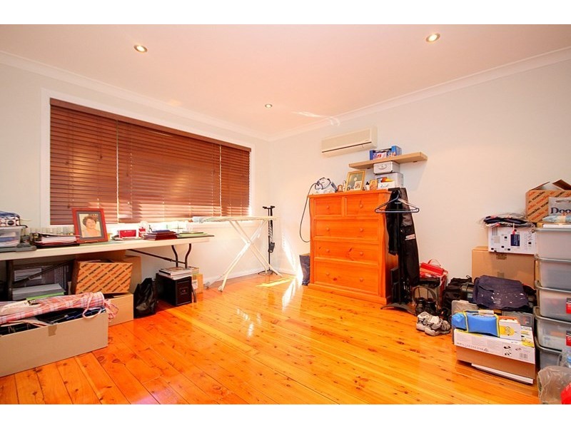 60 Jacaranda Drive, Georges Hall NSW 2198