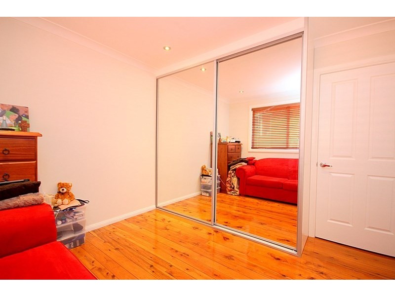 60 Jacaranda Drive, Georges Hall NSW 2198