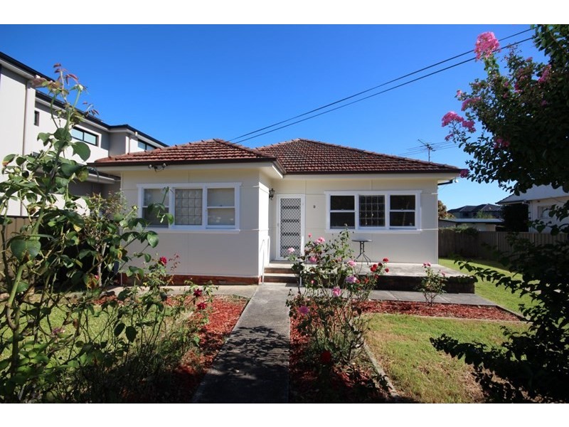 9 Endeavour Road, Georges Hall NSW 2198