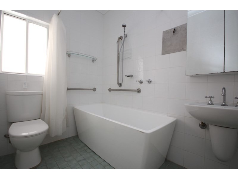 9 Endeavour Road, Georges Hall NSW 2198