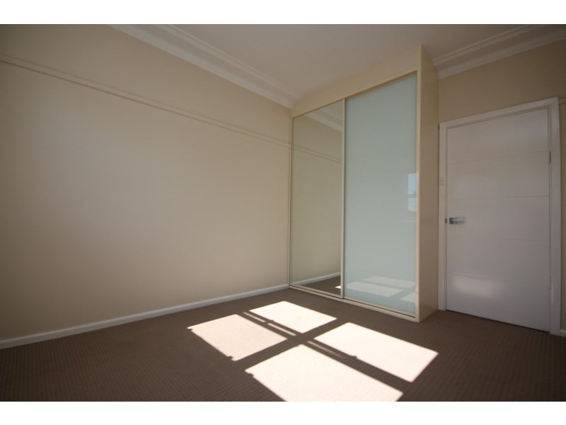 9 Endeavour Road, Georges Hall NSW 2198