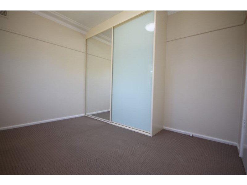 9 Endeavour Road, Georges Hall NSW 2198