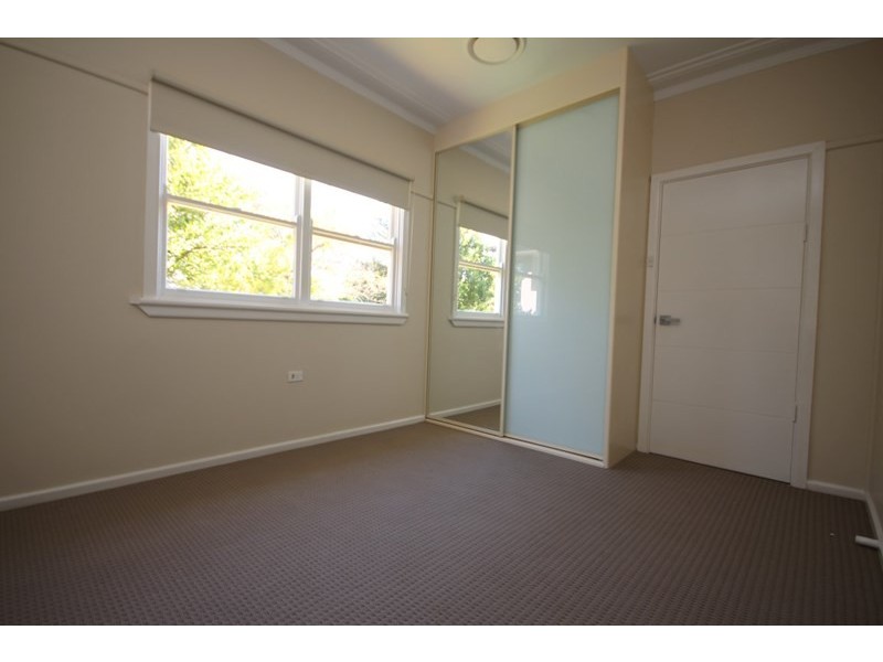 9 Endeavour Road, Georges Hall NSW 2198