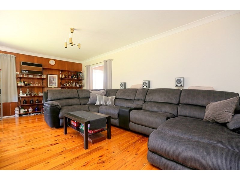 142 Flinders Road, Georges Hall NSW 2198